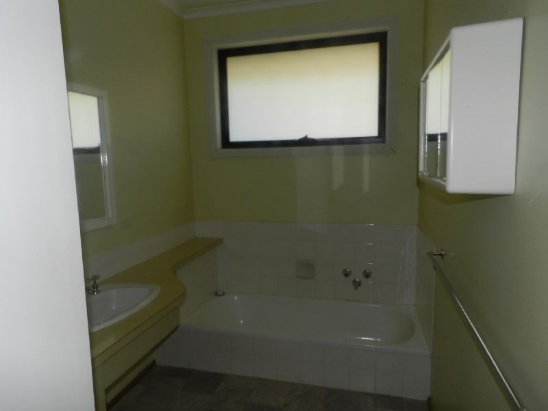 2/464 Wendouree Parade, Lake Wendouree VIC 3350