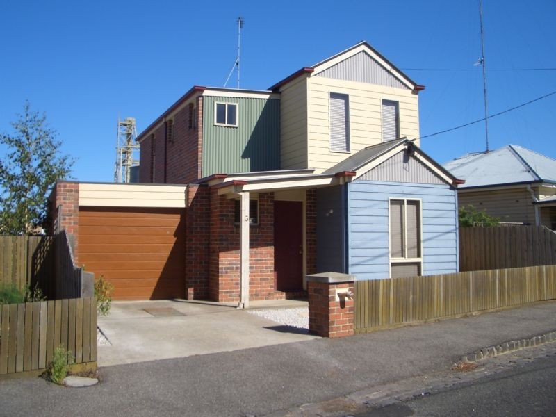 3/11 Little Clyde Street, Ballarat North VIC 3350