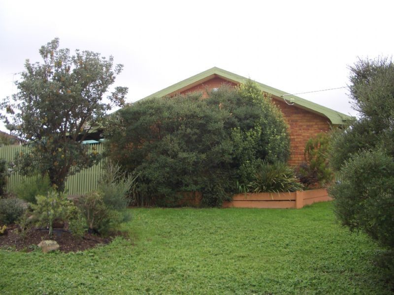 17 Flockhart St, Mount Pleasant VIC 3350