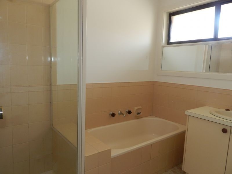 2/724 Chisholm Street, Black Hill VIC 3350