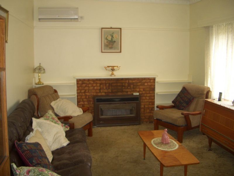 18 Grammar St, Wendouree VIC 3355