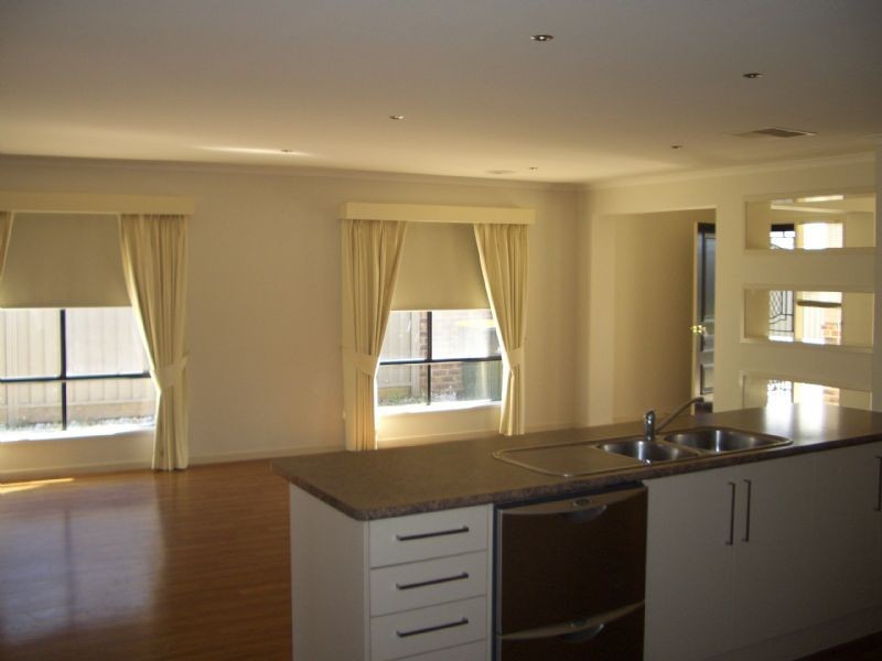 33 Clifton Street, Delacombe VIC 3356