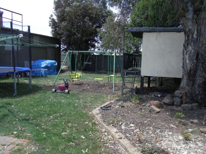 99 Albert St, Sebastopol VIC 3356