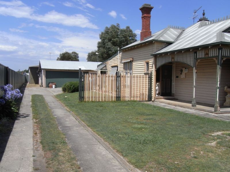 99 Albert St, Sebastopol VIC 3356