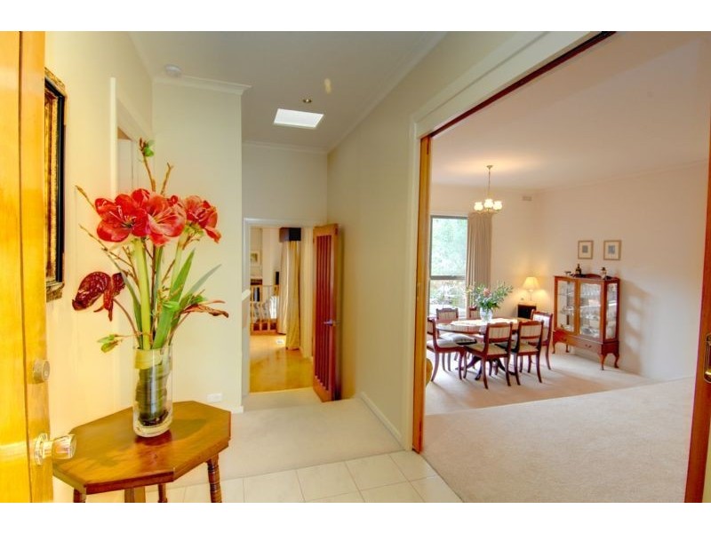 8 Lake View Court, Ballarat North VIC 3350