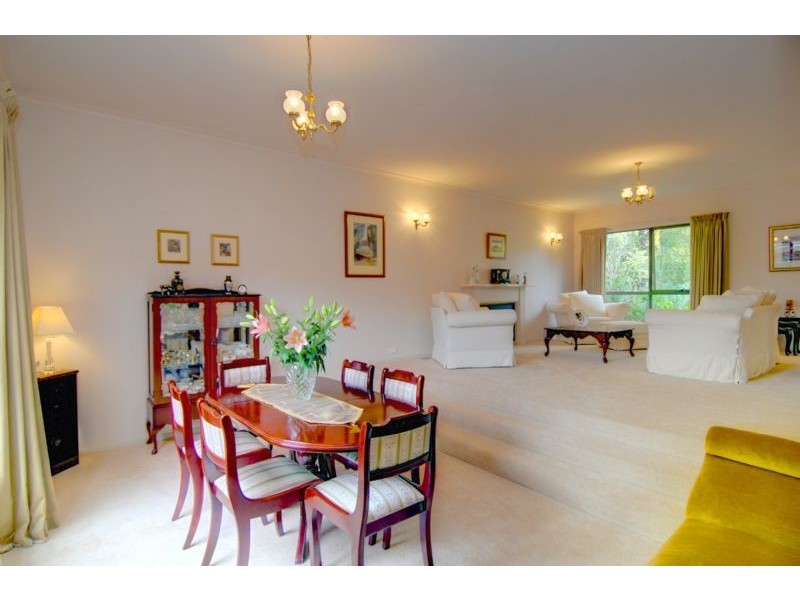 8 Lake View Court, Ballarat North VIC 3350