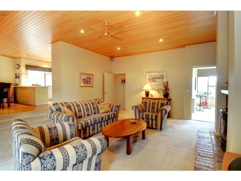 8 Lake View Court, Ballarat North VIC 3350