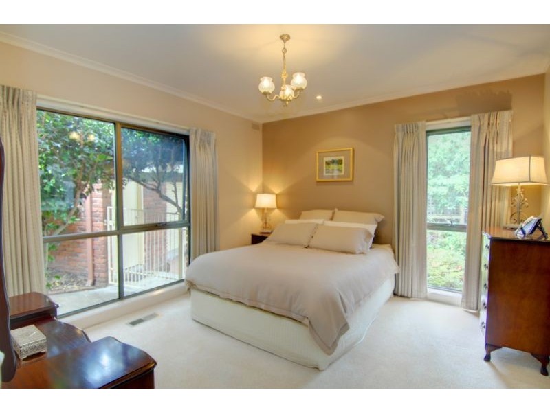 8 Lake View Court, Ballarat North VIC 3350