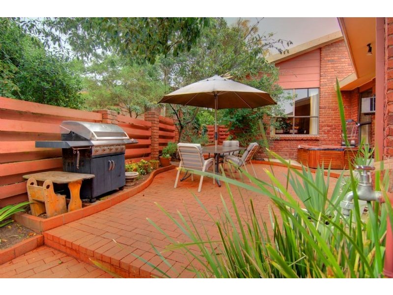 8 Lake View Court, Ballarat North VIC 3350