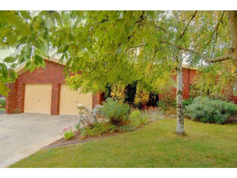 8 Lake View Court, Ballarat North VIC 3350