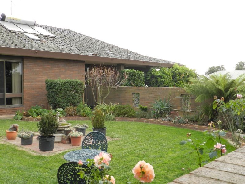 136 Sunraysia Drive, Miners Rest VIC 3352