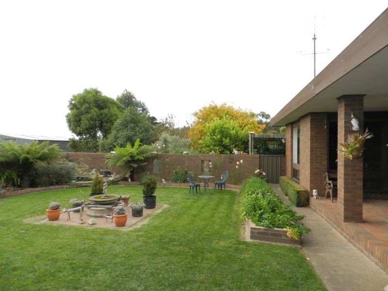 136 Sunraysia Drive, Miners Rest VIC 3352