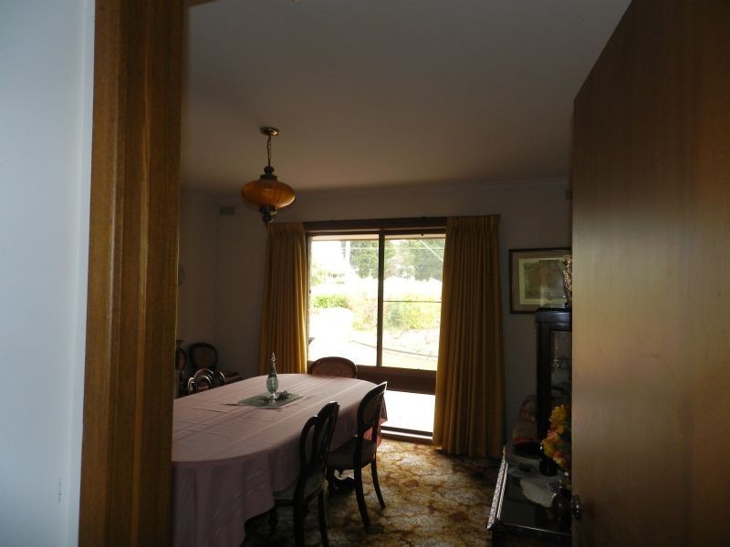 136 Sunraysia Drive, Miners Rest VIC 3352