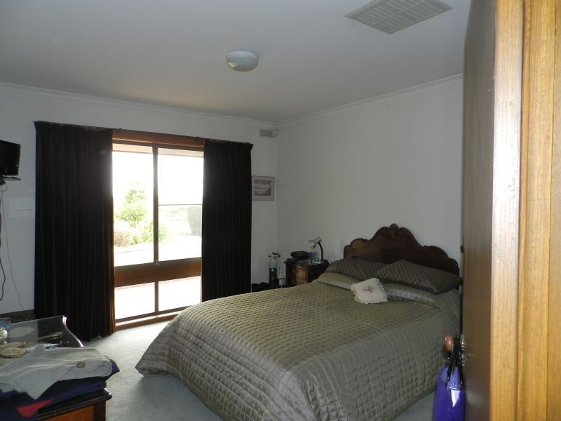 136 Sunraysia Drive, Miners Rest VIC 3352