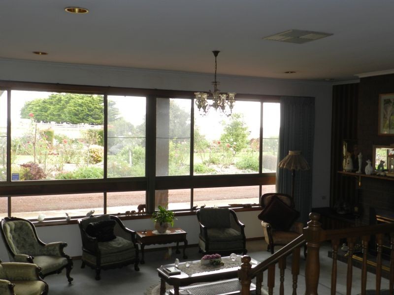 136 Sunraysia Drive, Miners Rest VIC 3352