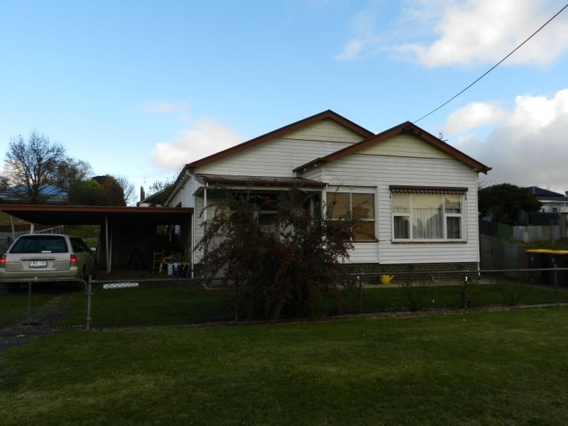 7 Becker Street, Beaufort VIC 3373