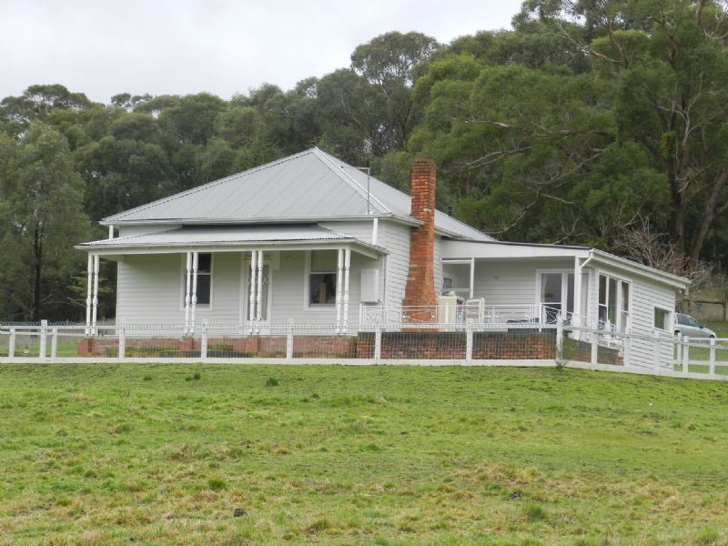 14 Jones St, Brown Hill VIC 3350