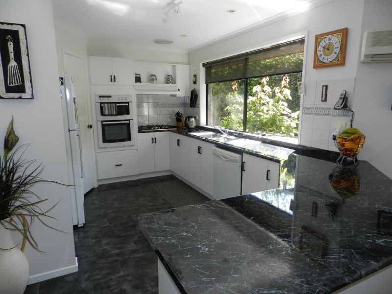 28 Wattletree Drive, Mount Helen VIC 3350