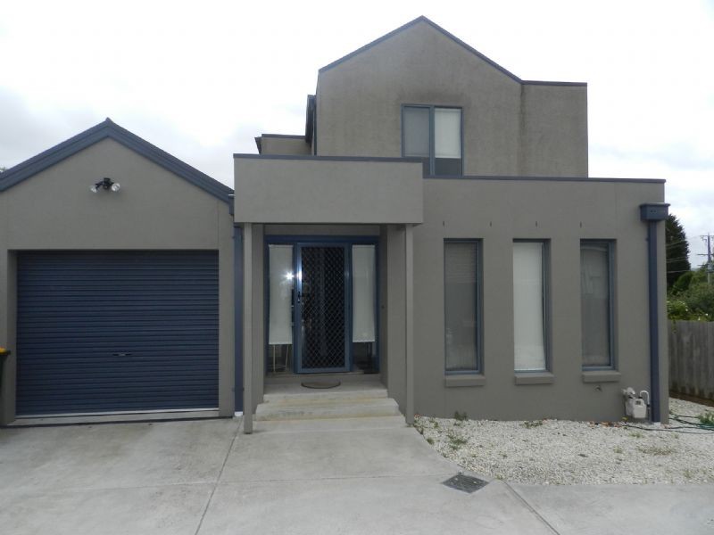 2/106 Sim Street, Black Hill VIC 3350