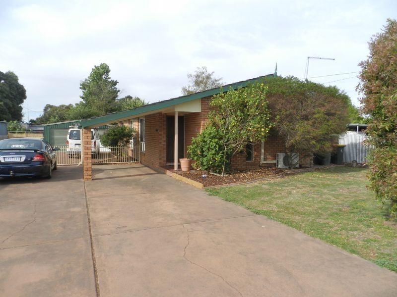 1 St James Avenue, Sebastopol VIC 3356