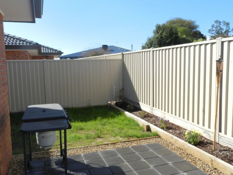 8/88 Birdwood Avenue, Sebastopol VIC 3356