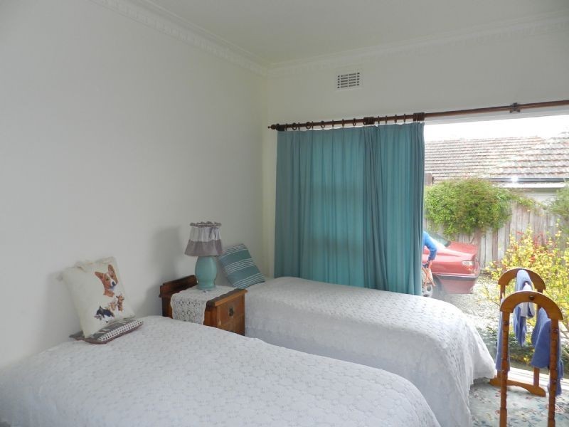 4 Heather Ave, Mount Clear VIC 3350