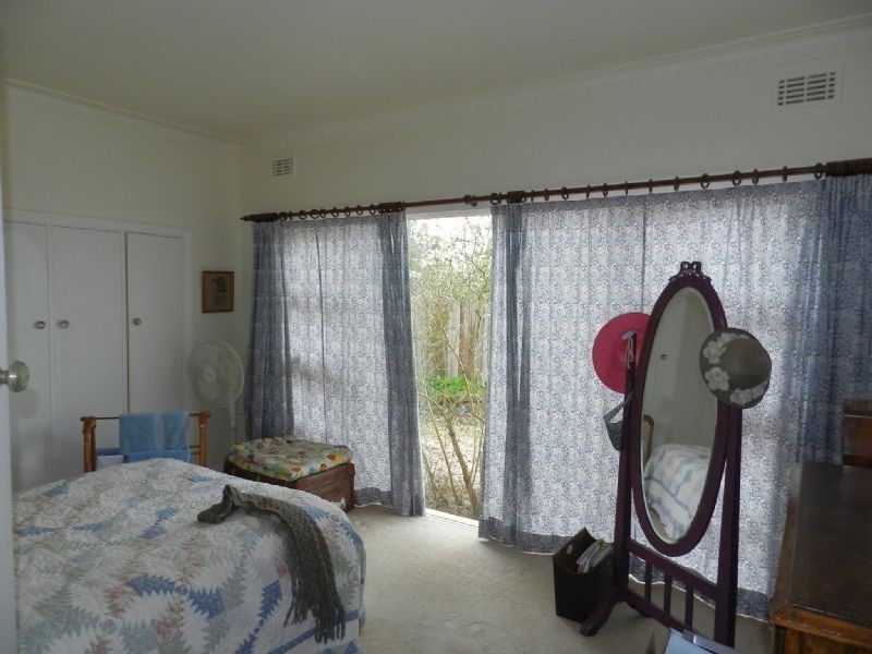 4 Heather Ave, Mount Clear VIC 3350