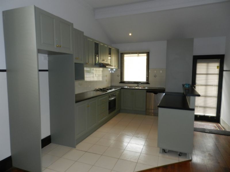 1210 Mair Street, Lake Wendouree VIC 3350