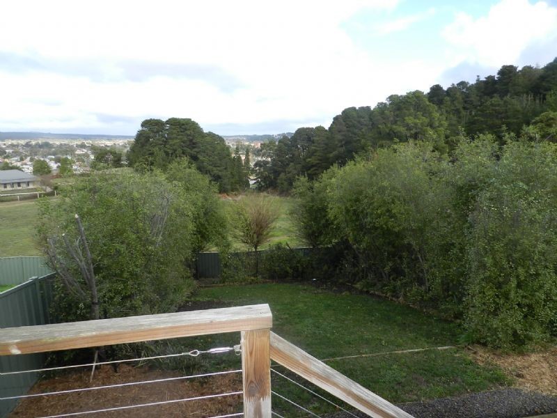 2/10 Brooksbank Court, Black Hill VIC 3350