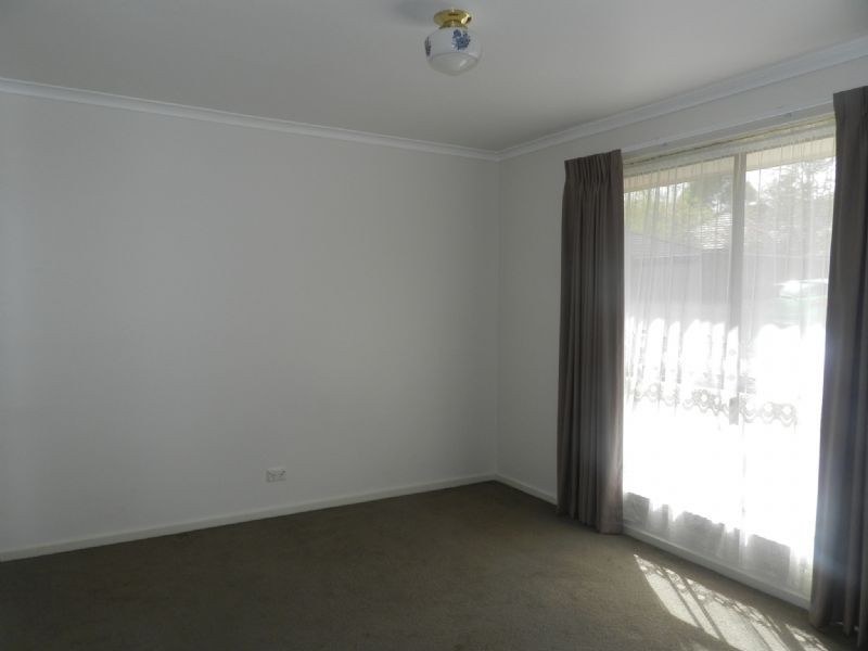 2/724 Chisholm Street, Black Hill VIC 3350