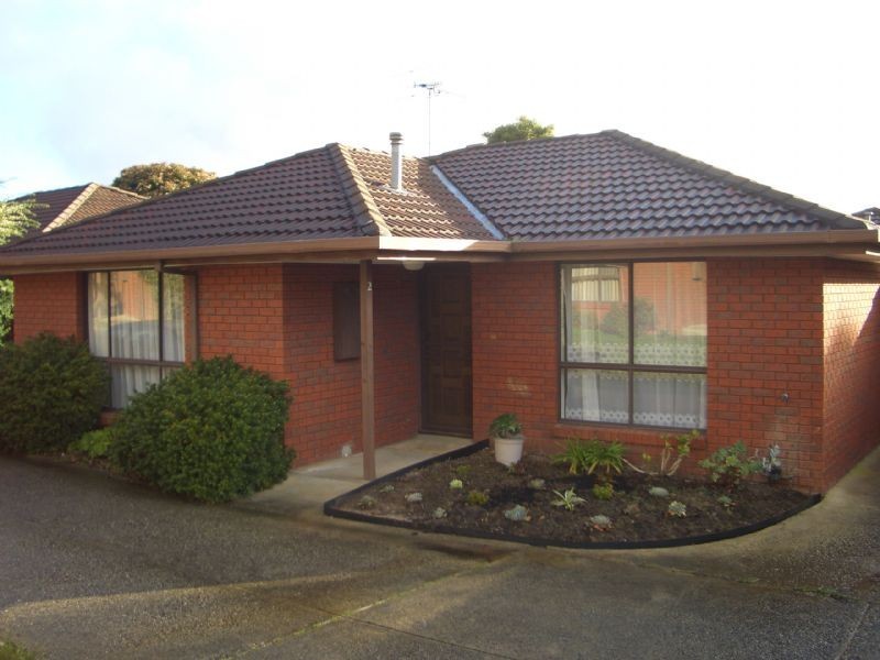 2/724 Chisholm Street, Black Hill VIC 3350