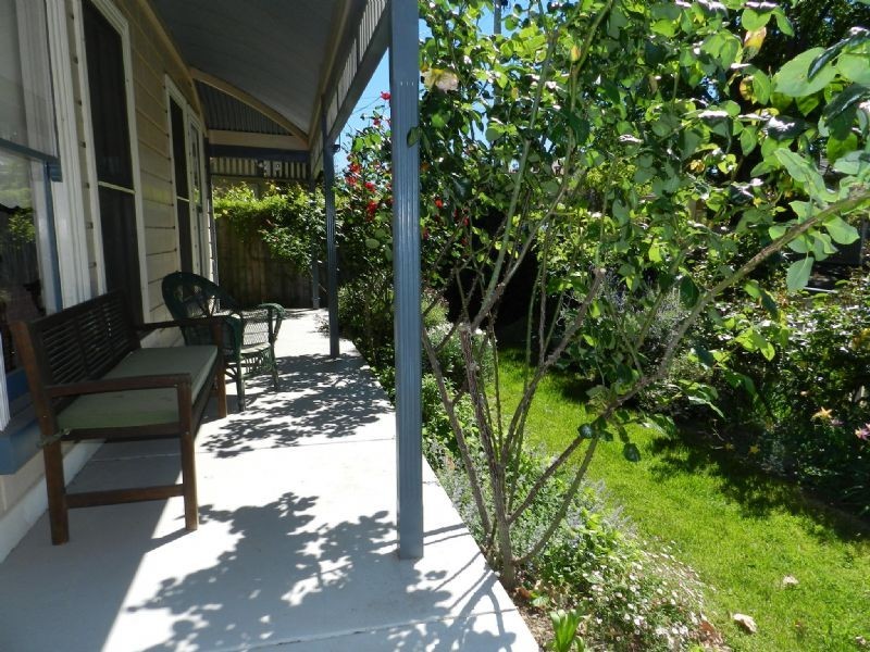 25 Loch Avenue, Ballarat VIC 3350