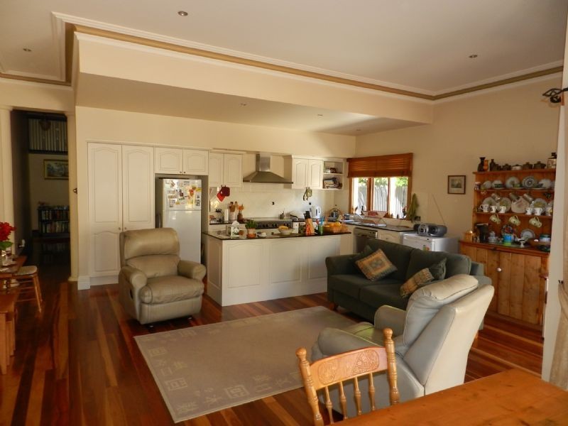 25 Loch Avenue, Ballarat VIC 3350