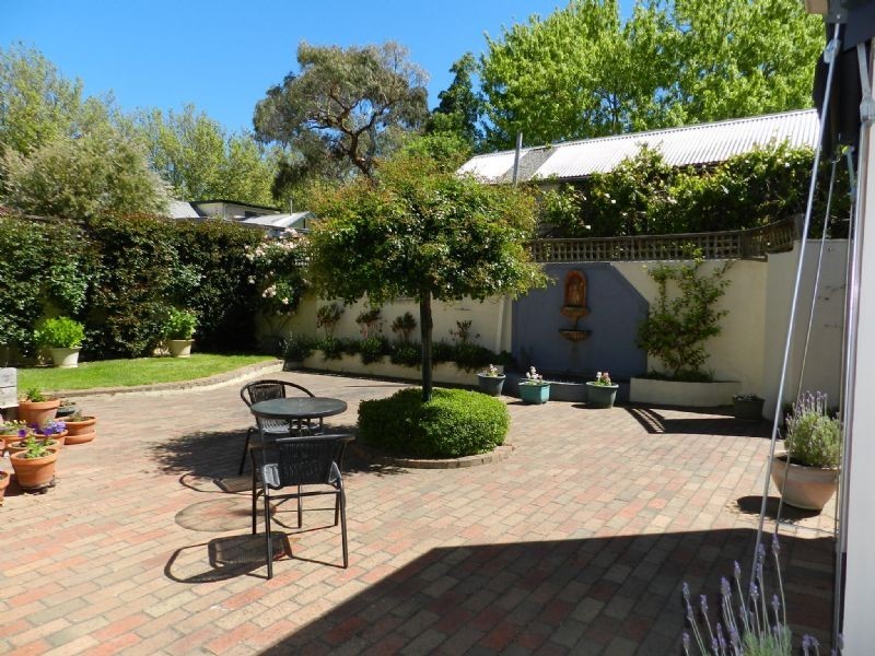 25 Loch Avenue, Ballarat VIC 3350