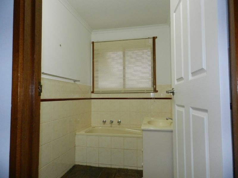 1 Esmond Street, Black Hill VIC 3350