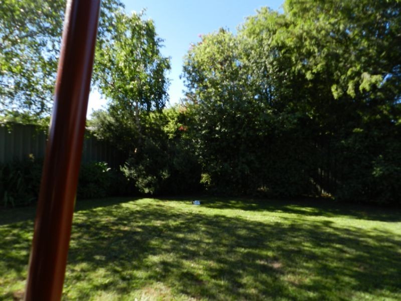 26 St Helens Avenue, Lake Gardens VIC 3355