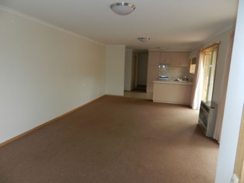 2/50 Haymes Road, Mount Clear VIC 3350