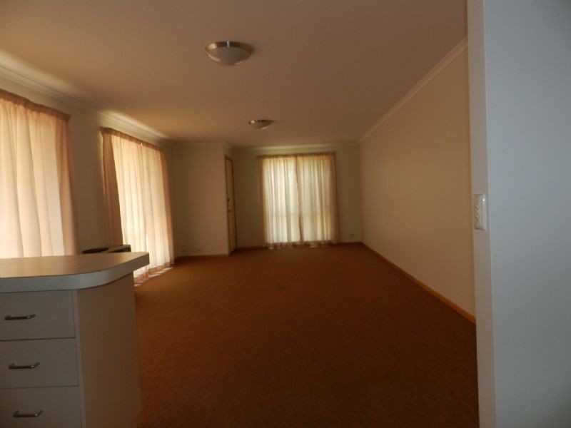 2/50 Haymes Road, Mount Clear VIC 3350