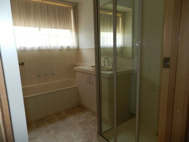 2/50 Haymes Road, Mount Clear VIC 3350