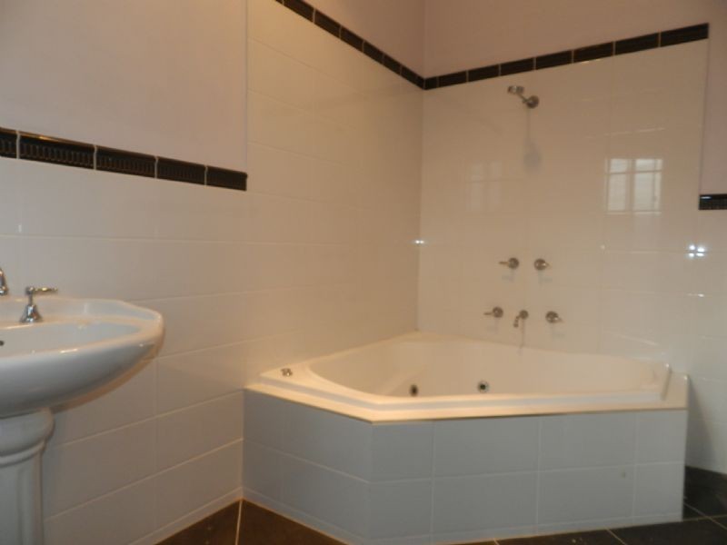 103 Gladstone Street, Golden Point VIC 3350