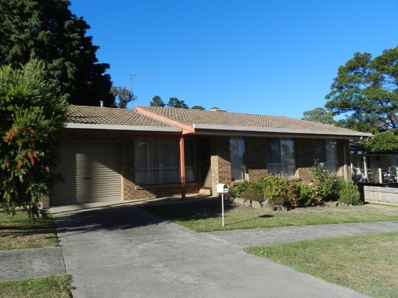 3/1A Jones Ave, Mount Clear VIC 3350