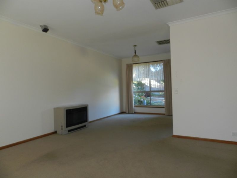 3/1A Jones Ave, Mount Clear VIC 3350