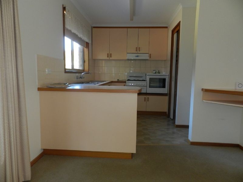 3/1A Jones Ave, Mount Clear VIC 3350