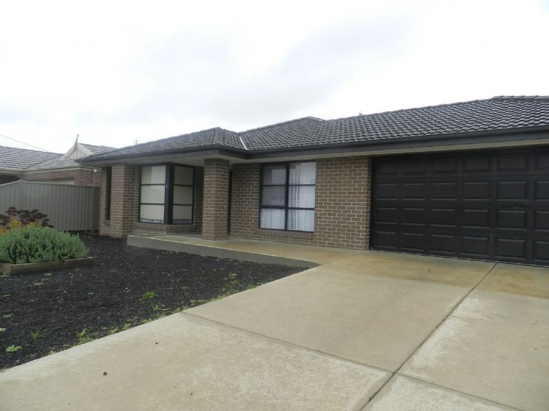 6 Greenhalghs Road, Delacombe VIC 3356