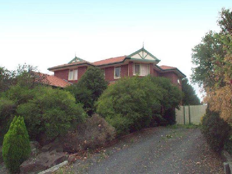 2 Silkwood Way, Rowville VIC 3178