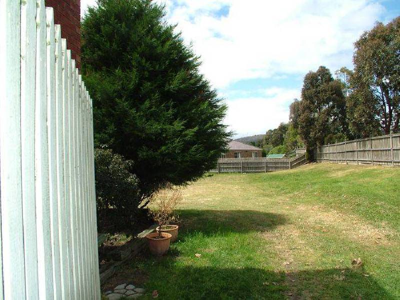2 Silkwood Way, Rowville VIC 3178
