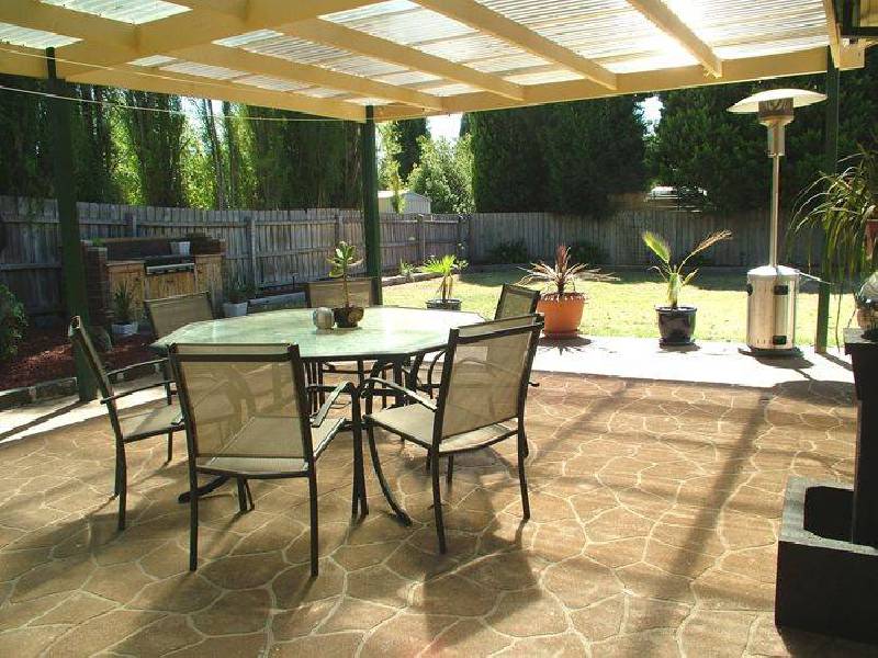 147 Dandelion Drive, Rowville VIC 3178