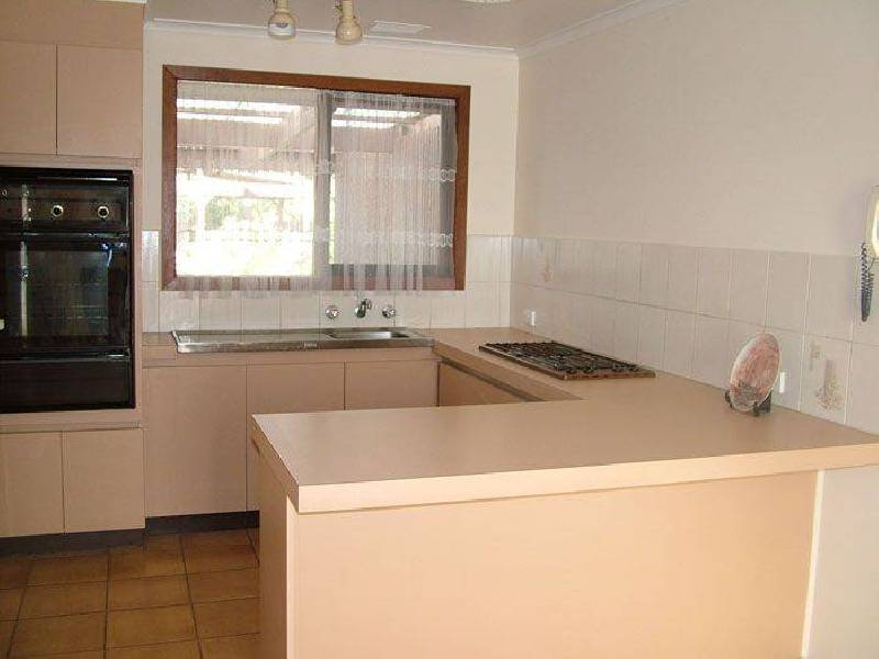 76 Murray Crescent, Rowville VIC 3178