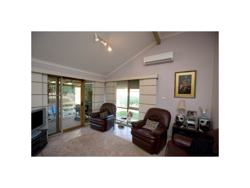 61 Taylors Lane, Rowville VIC 3178