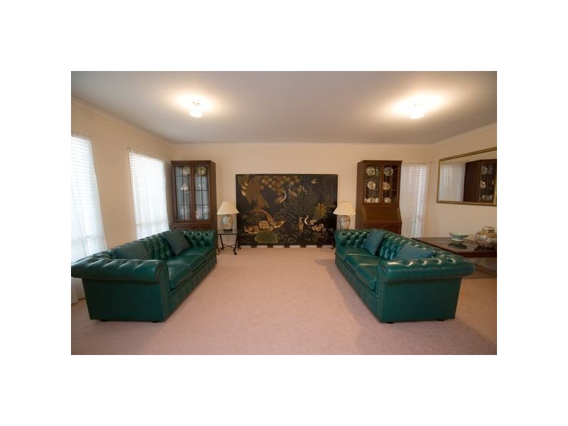 12 Garland Rise, Rowville VIC 3178